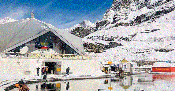 Photo of पंच प्यारों की अगुवाई में आज घांघरिया रवाना होंगे तीर्थयात्री, कल खुलेंगे हेमकुंड साहिब के कपाट