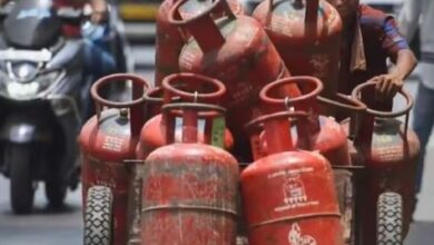 Photo of लगातार तीसरे महीने सस्ता हुआ LPG सिलेंडर, दिल्ली से कोलकाता तक कितने घटे दाम?