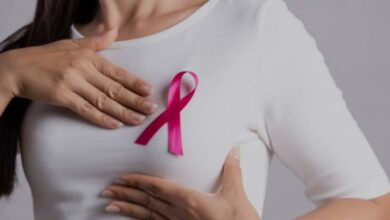 Photo of सिर्फ गांठ ही नहीं, ये 5 लक्षण भी है ब्रेस्ट कैंसर के संकेत