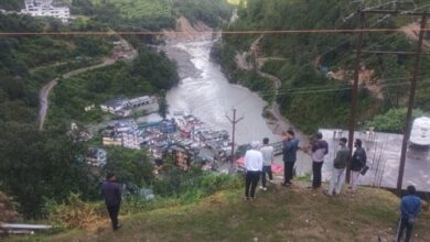 Photo of उत्तरकाशी: फिर मलबा-बोल्डर आने से रुका यमुना नदी का प्रवाह, बनने लगी झील