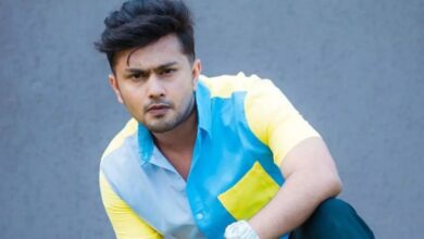 Photo of कौन हैं आवेज दरबार, बिग बॉस 19 में एंट्री लेने वाले बने पहले कंटेस्टेंट