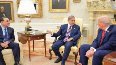 Photo of शहबाज-मुनीर ने ट्रंप से की मुलाकात, बंद कमरे में हुई चर्चा के बाद ट्रंप बोले- PAK पीएम एक महान नेता…