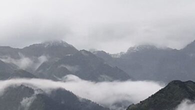 Photo of देहरादून और उत्तरकाशी में बारिश का रेड अलर्ट, ऊंची चोटियों पर बर्फबारी