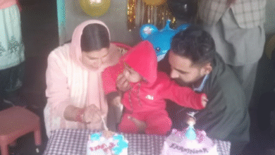 Photo of लव मैरिज से नाराज था पिता, बेटी और डेढ़ साल की नातिन को दातर से काट डाला