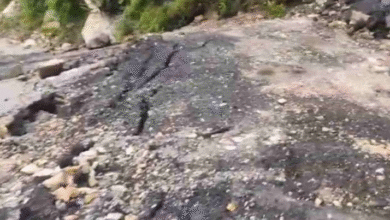 Photo of  यमुनोत्री हाईवे 12वें दिन भी बाधित, मकानों और होटलों में दरारें