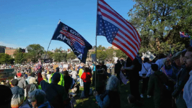 Photo of NO KINGS प्रदर्शन: ट्रंप के खिलाफ अमेरिका की सड़कों पर उतरे लोग