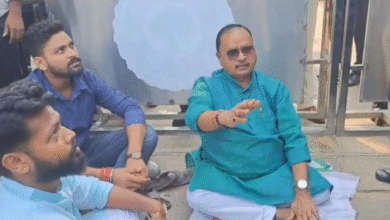 Photo of बिहार: सीएम हाउस के बाहर धरने पर बैठे जदयू विधायक गोपाल मंडल
