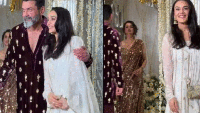 Photo of दिवाली पार्टी में प्रीति जिंटा से मिलकर चहके बॉबी देओल