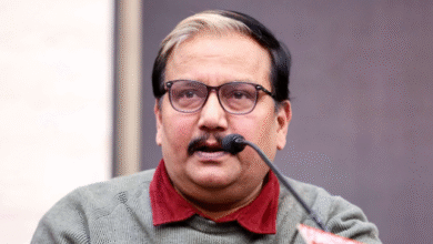 Photo of आचार संहिता के बावजूद पैसे बांट रही सरकार