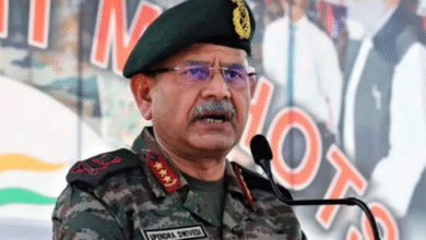 Photo of थल सेनाध्यक्ष ने चीन सीमावर्ती क्षेत्रों का किया दौरा, अग्रिम चौकियों पर सैन्य तैयारियों की समीक्षा