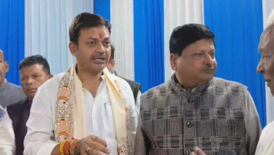 Photo of सोनपुर मेला में व्यवस्था को लेकर भड़के मंत्री संजय सिंह, अधिकारियों को लगाई फटकार