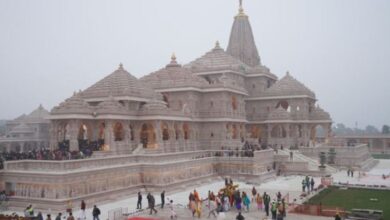 Photo of राम मंदिर ट्रस्ट को सौंपी गई 400 वर्ष पुरानी वाल्मीकि रामायण, हिंदू नव वर्ष पर सम्मानित होंगे 400 श्रमिक