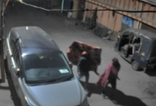 Photo of कंबल ओढ़कर घर में घुसे चोर, नौ लाख के गहने-नकदी ले गए