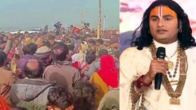 Photo of अनिरुद्धाचार्य की कथा में भगदड़, महिलाएं बेहोश, माता-पिता से बिछड़े मासूम