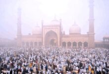 Photo of दिल्ली-नोएडा से गुरुग्राम तक मीठी ईद का जश्न, नमाज अदा कर दी एक दूसरे को बधाई