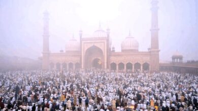 Photo of दिल्ली-नोएडा से गुरुग्राम तक मीठी ईद का जश्न, नमाज अदा कर दी एक दूसरे को बधाई