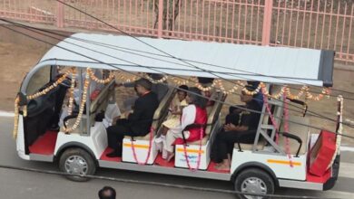 Photo of राष्ट्रपति द्रौपदी मुर्मू  ने किए गिरिराज जी के दर्शन