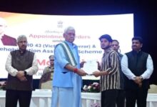 Photo of आतंक पीड़ित परिवारों के लिए नई शुरुआत, एलजी मनोज सिन्हा ने दिए 43 नियुक्ति पत्र