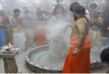 Photo of महाकाल मंदिर में होली की धूम, भस्म आरती में लगाया हर्बल गुलाल