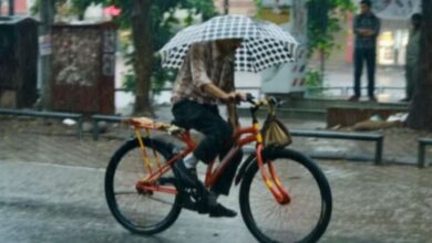 Photo of अमृतसर में बदला माैसम: सुबह हल्की बारिश और ठंडी हवाएं चलीं, लोगों को गर्मी से मिली राहत