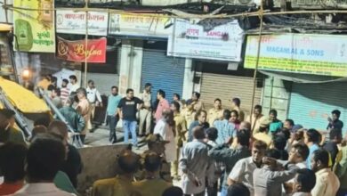 Photo of मुंबई में बड़ा हादसा, 22 फीट ऊंची गणेश प्रतिमा गिरने से दो लोगों की मौत