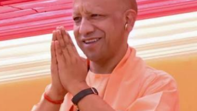 Photo of जनता दर्शन में सीएम योगी ने सुनीं 200 लोगों की समस्याएं